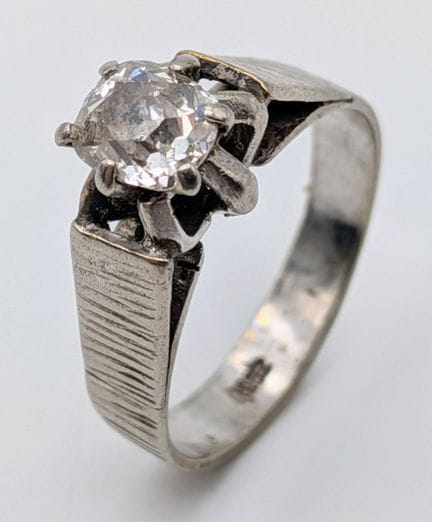 An 18K White Gold Diamond Solitaire Ring. 0.50ct d