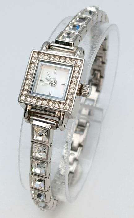 Reloj «Lady Next» con piedras decorativas. Caja de