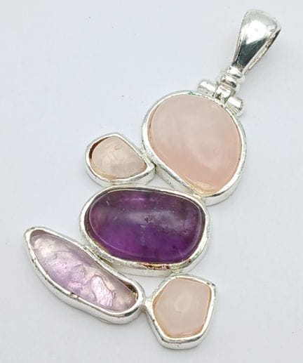 Pendentif en argent sterling en agate multicolore.