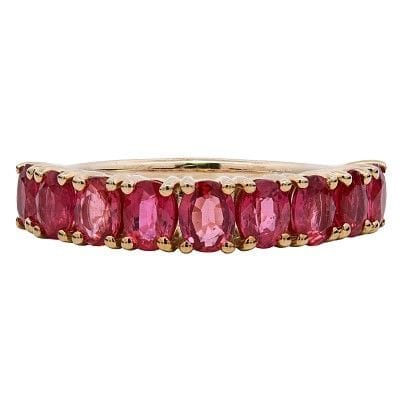 Bague en or jaune 9K avec rubis. Neuf rubis de tai