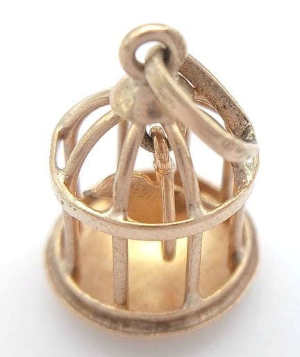 Un pendentif « cage à oiseaux » en or jaune 9 cara