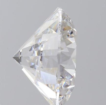 A 5.530ct Round Brilliant Cut Lab-Grown Diamond. C