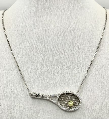 Collar con colgante de raqueta de tenis de plata d