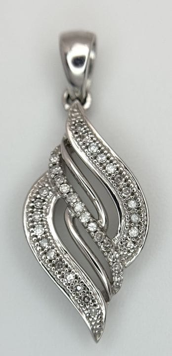 A 10K WHITE GOLD, DIAMOND SET, DROP PENDANT. 1.3G.