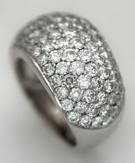 Bague de soirée en or blanc 18 carats sertie de di