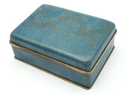 Una excepcional caja antigua china de esmalte cloi