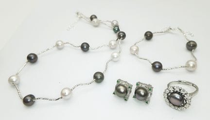 Un maravilloso conjunto de joyas con perlas de agu