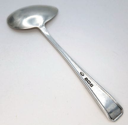 Eine Saucen Kelle aus Sterlingsilber von 1933. Bir