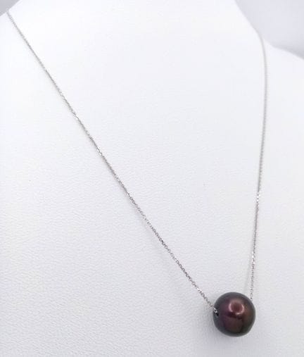 A Saint Germain Tahitian Pearl Pendant on an 18K G