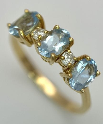 ANILLO DE ORO AMARILLO DE 18 QUILATES CON DIAMANTE