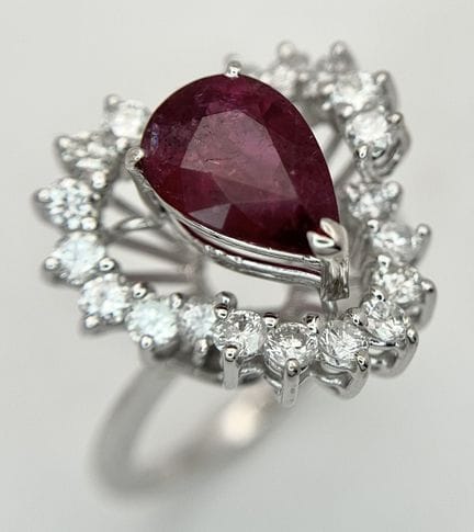 Un anillo de cóctel absolutamente fabuloso de oro 