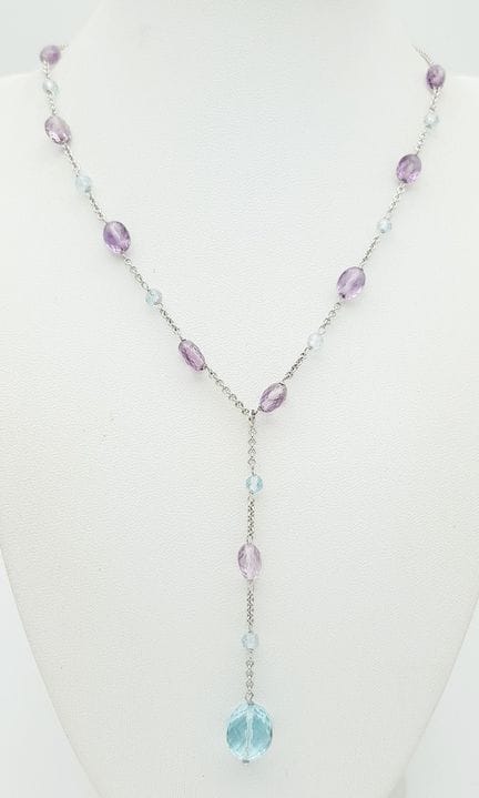 Collar de oro blanco de 18 quilates con amatistas 