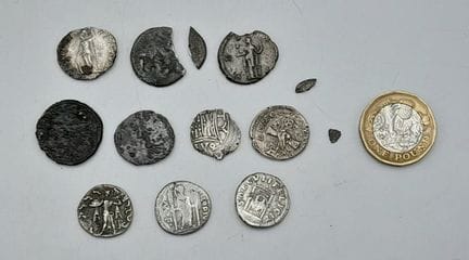 Un tesoro di monete d'argento romane rinvenuto con