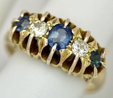 Ein Ring aus 18-karätigem Gelbgold mit antiken Dia