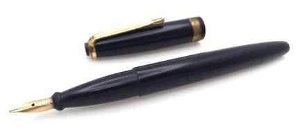 Pluma estilográfica vintage «WYVERN 202». Acabado 