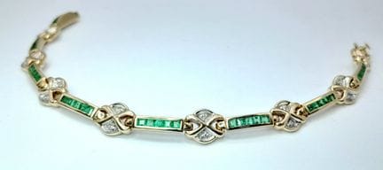 Una pulsera de oro amarillo de 9 quilates, con dia