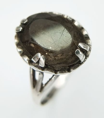 Un precioso anillo de vestir de plata de ley 925 c