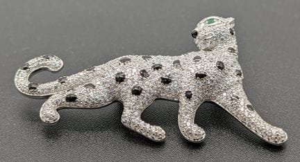 Broche en argent 925 en forme de léopard en pierre