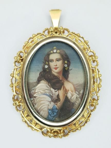 Colgante con retrato en miniatura de oro de 18 qui