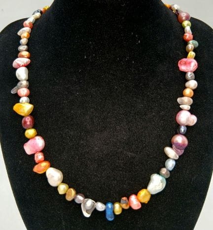Un impresionante collar de perlas de agua dulce mu