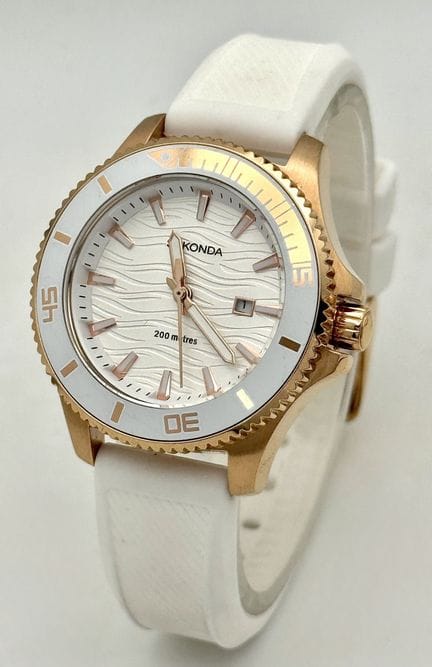 A Sekonda Water Resistant to 200M Quartz Watch. Wh