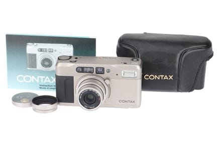 Eine Contax TVS Kompaktkamera, 1994, champagnerfar