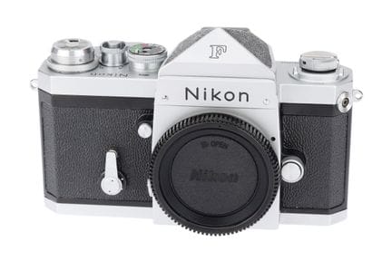 Eine Nikon F „Plain Prism“-Spiegelreflexkamera, 19