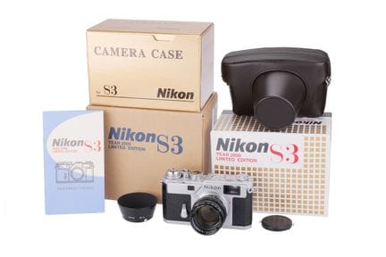 Eine Nikon S3 „Year 2000 Limited Edition“-Messsuch