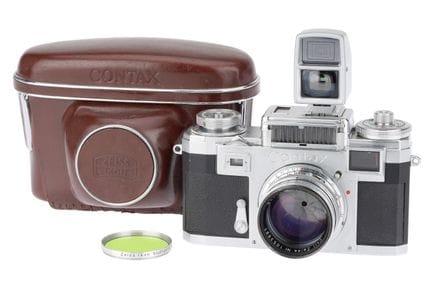 Eine Zeiss Ikon Contax IIIa Messsucherkamera, 1950