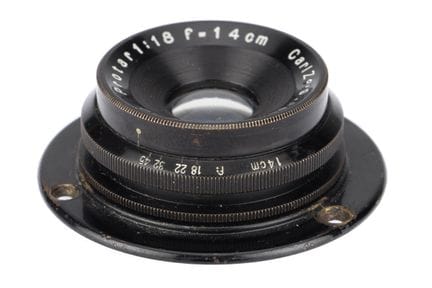Ein Carl Zeiss Jena Protar f/18 140-mm-Objektiv, s