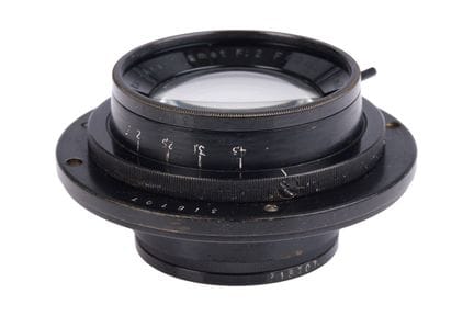 Ein Emil Busch Glaukar-Anastigmat f/2 80-mm-Objekt