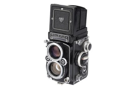Eine Rollei Rolleiflex 2.8F Mittelformat-Spiegelre