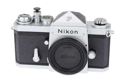 Eine Nikon F „Plain Prism“-Spiegelreflexkamera, 19