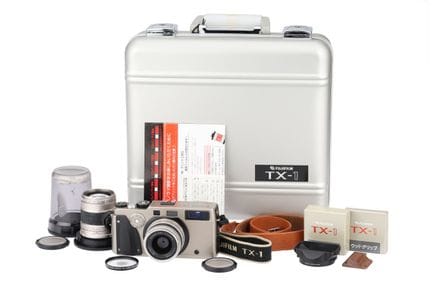 Eine Fujifilm TX-1 Panorama-35-mm-Messsucherkamera