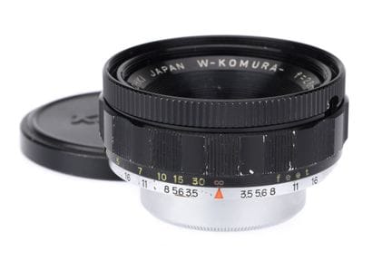 Ein Sankyo Kohki W-Komura f/3,5 28-mm-Objektiv, Le