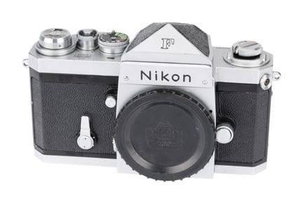 Eine Nikon F „Plain Prism“-Spiegelreflexkamera, 19