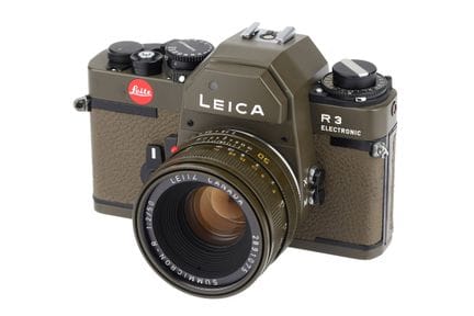 Un appareil photo reflex électronique Leica R3 « S