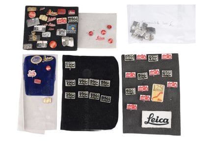 Eine große Auswahl an Leica-Ansteckern, verschiede