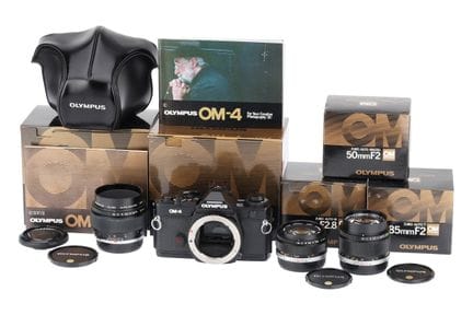 Ein Olympus OM-4 Spiegelreflexkamera-Set, ab 1983,