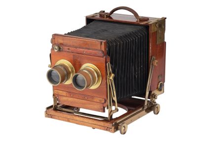 Eine Thornton Pickard „Royal Ruby“ Stereo-Feldkame
