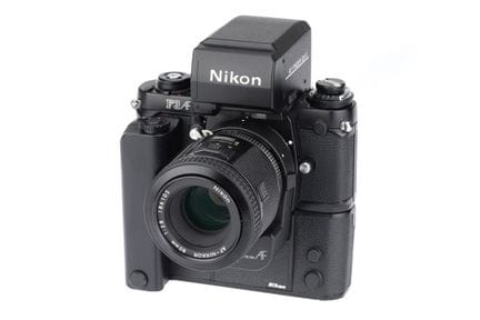 Eine Nikon F3 AF-Spiegelreflexkamera, 1983, schwar