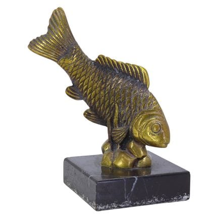 Eine Bronzeskulptur eines Fisches aus dem späten 1