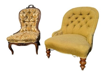 UNA POLTRONA VITTORIANA DEL XIX SECOLO
Lo schienal