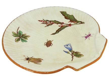WEDGWOOD, EIN HANDBEMALTES TELLER MIT „WREATHED SH