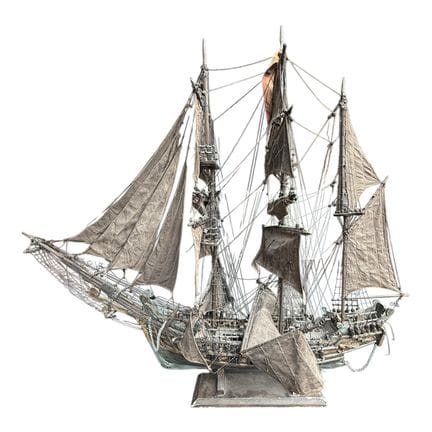 EIN GROSSES, EBONISIERTES HOLZMODELL EINES „GEISTE
