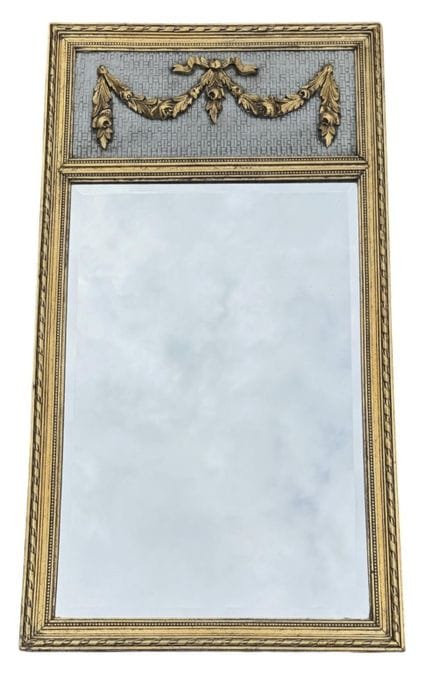 “AU CADRE D'OR”，G. AYGUEPARSE 作品，一款采用法国路易十六风格设计的雕花