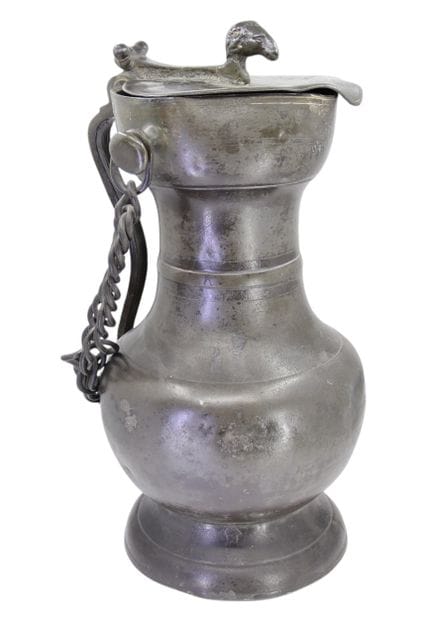 EINE GROSSE SCHWEIZER BAUCHKANNE (WEINKARAFFE) AUS