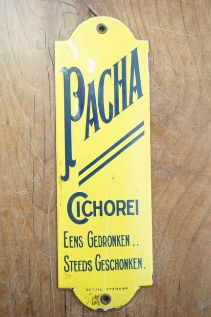 搪瓷盘
品牌：Pacha cichorei
税号：BET. TAX. 372/26/1938
搪瓷厂