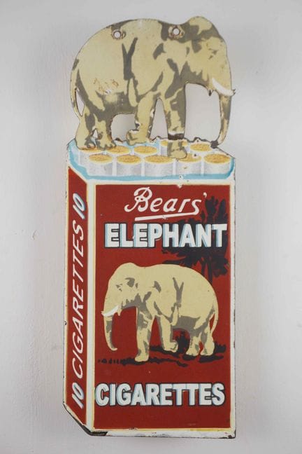 REPLICA 双面搪瓷牌
品牌：Bears Elephant 香烟
编号：-
搪瓷厂：-
尺寸：高