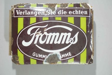 拱形搪瓷牌
品牌：Fromms
价格：-
搪瓷厂：-
尺寸：高29.5×39.5